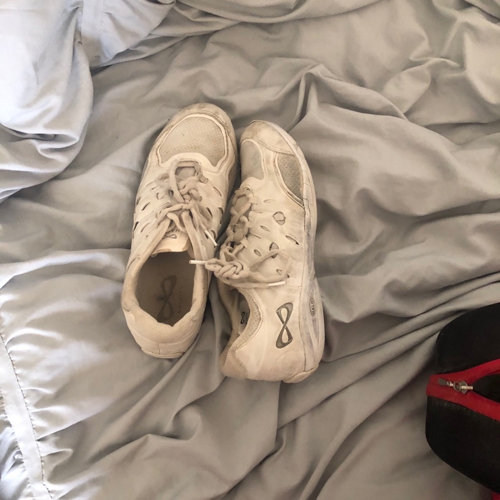 Nfinity cheer shoes